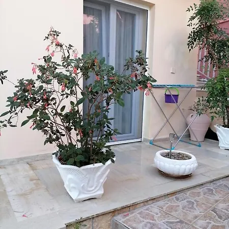 Flower Garden Apartment Benitses  Exterior photo