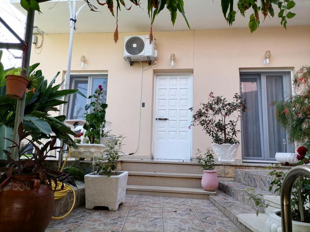 Flower Garden Apartment Benitses (Corfu)